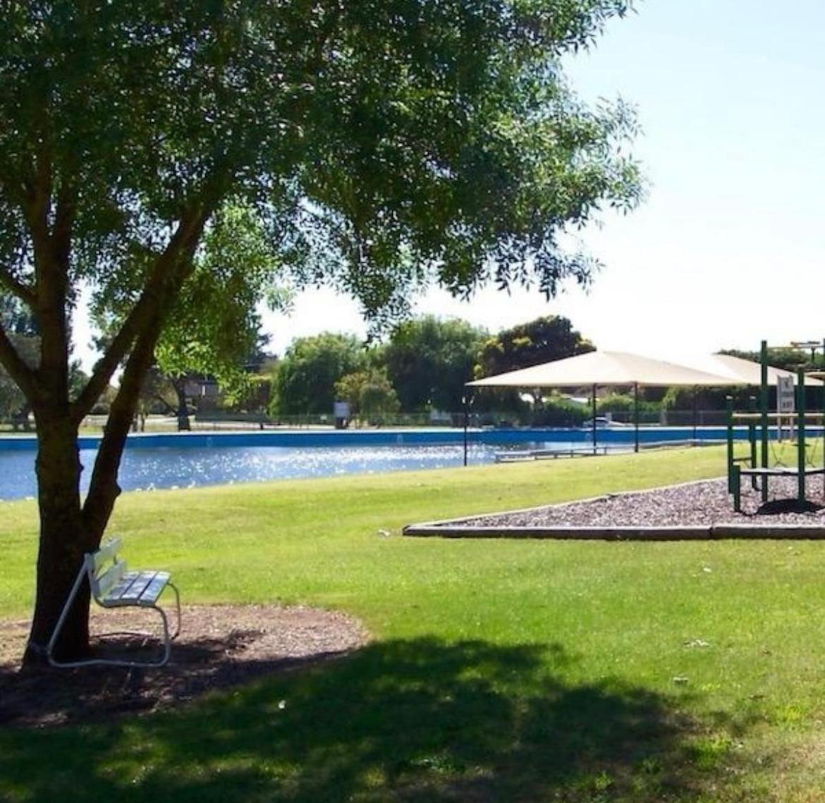 Millicent Lakeside Caravan Park Hotell Eksteriør bilde